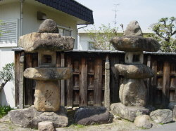ishidoro katano stone osaka village memorial