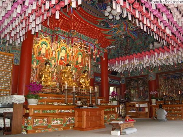 Śākyamuni Triad at Donghaksa Temple.