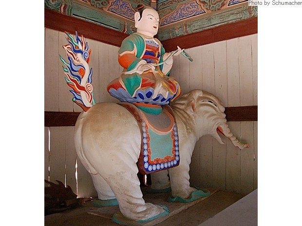 Samantabhadra Bodhisattva 普賢菩薩 atop elephant, Liberation Hall, Magoksa Temple.