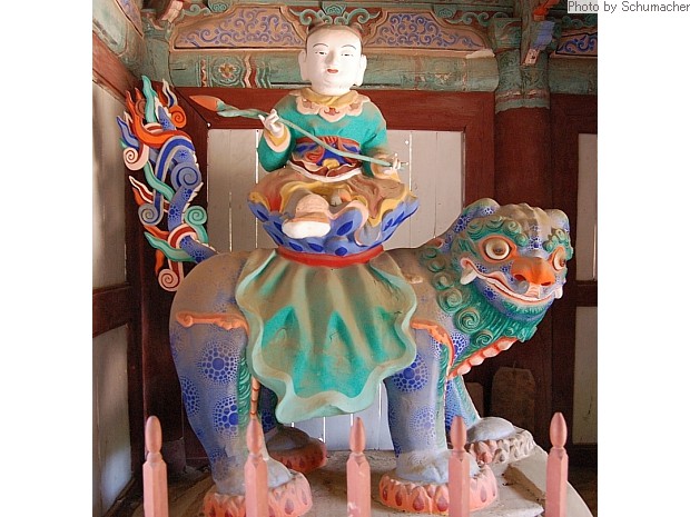 Mañjuśrī Bodhisattva 文殊菩薩 atop lion, Liberation Hall, Magoksa Temple.