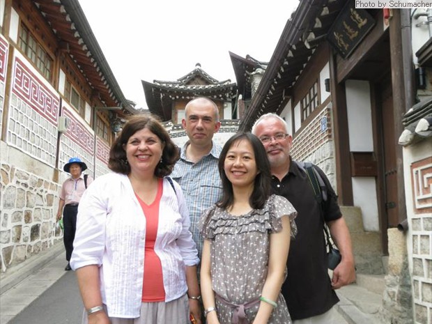Bukchon Village, Seoul. L to R: Beata Grant, Mario Poceski, Lin Peiying, M. Schumacher. Photo by Lin Peiying.
