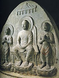 asuka-nara-Buddha-triad-sansonzou-Ishiidera-late 7c-Photo-Ogawa-Kouzou.jpg