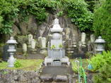 Funeral Urns at Zenyo-in (Inatori City)