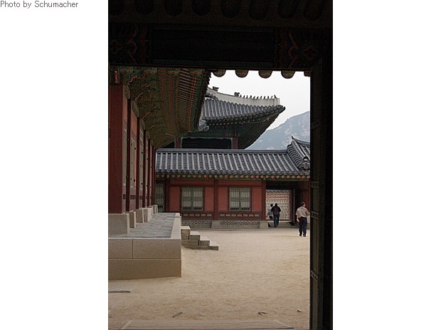 DOOR. Gyeongbokgung Palace, Seoul, Korea.