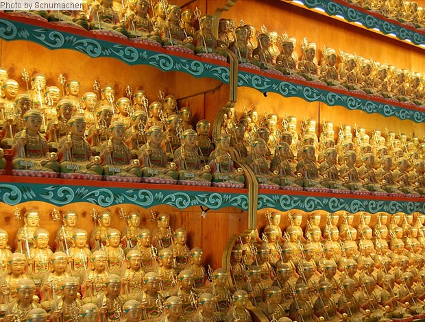 1000 Kṣitigarbha 千躰地蔵 (Krn. = Jijang 지장, Jp. = Jizō, Chn. = Dìzàng). Gapsa Temple. Devotees purchase an icon, which is then displayed in a temple niche. 